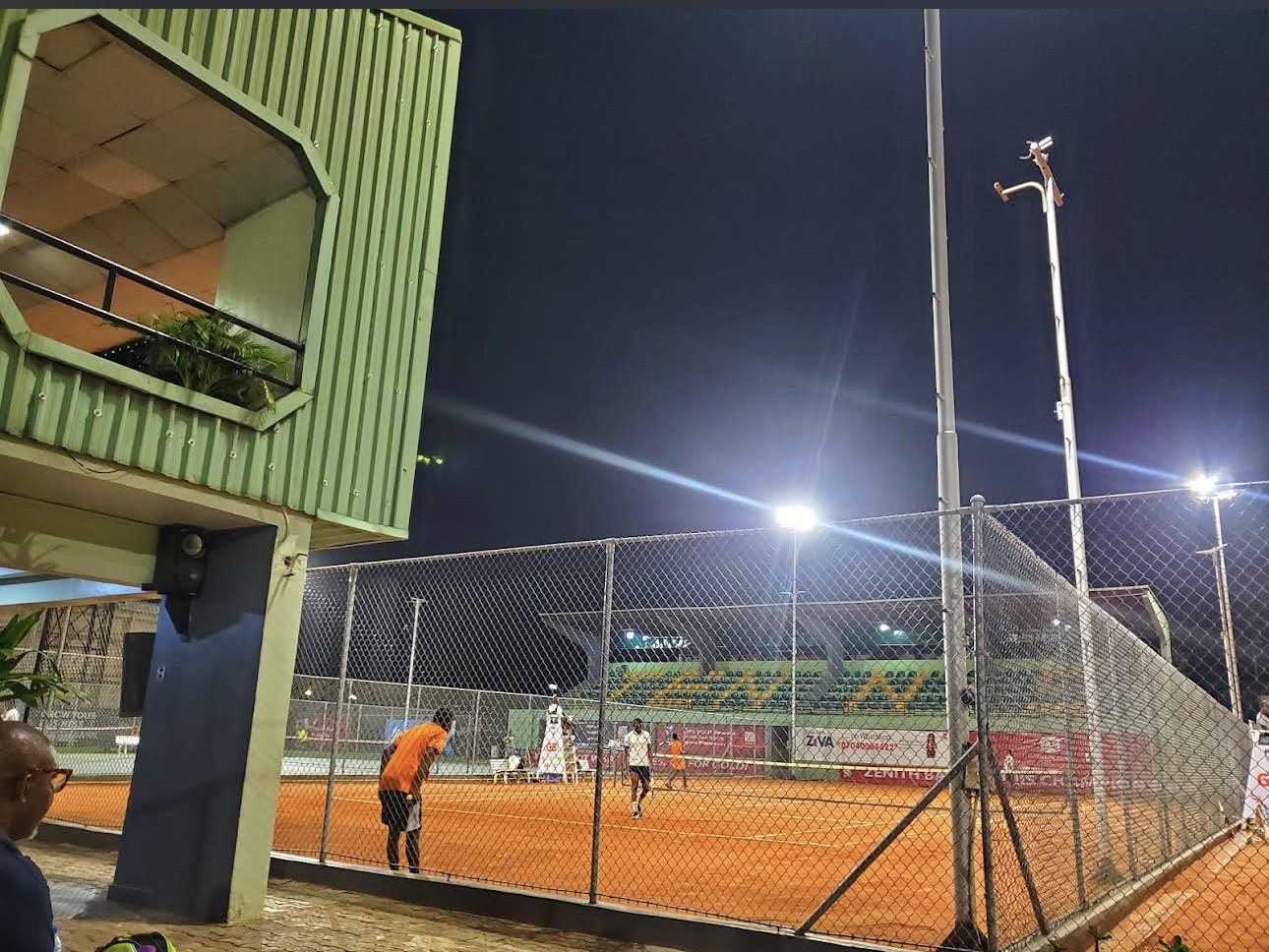 Monaliza Tennis Club seating